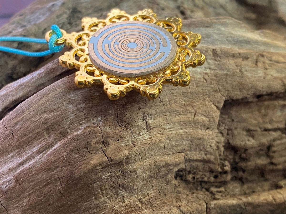Amulett – Blume des Lebens, Lakhovsky MWOals weißer Coin mit goldlegiert eingearbeitet – Produktansicht 1