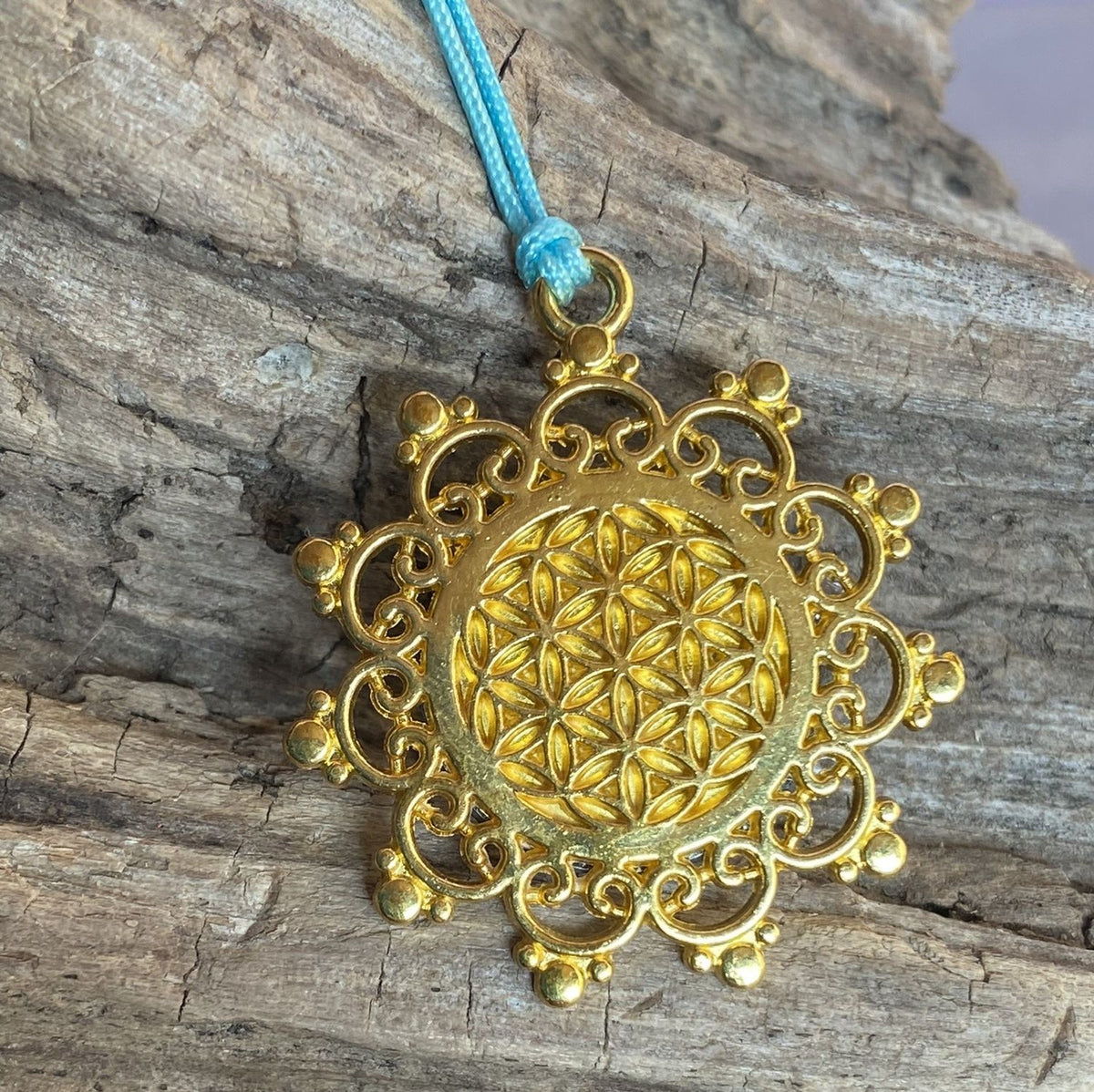 Amulett – Blume des Lebens, Lakhovsky MWOals schwarzer Coin mit goldlegiert eingearbeitet – Produktansicht 1
