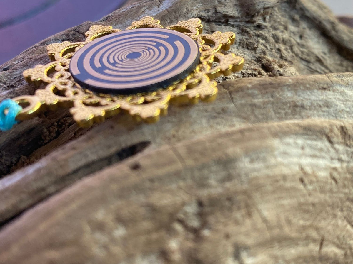 Amulett – Blume des Lebens, Lakhovsky MWOals schwarzer Coin mit goldlegiert eingearbeitet – Produktansicht 1
