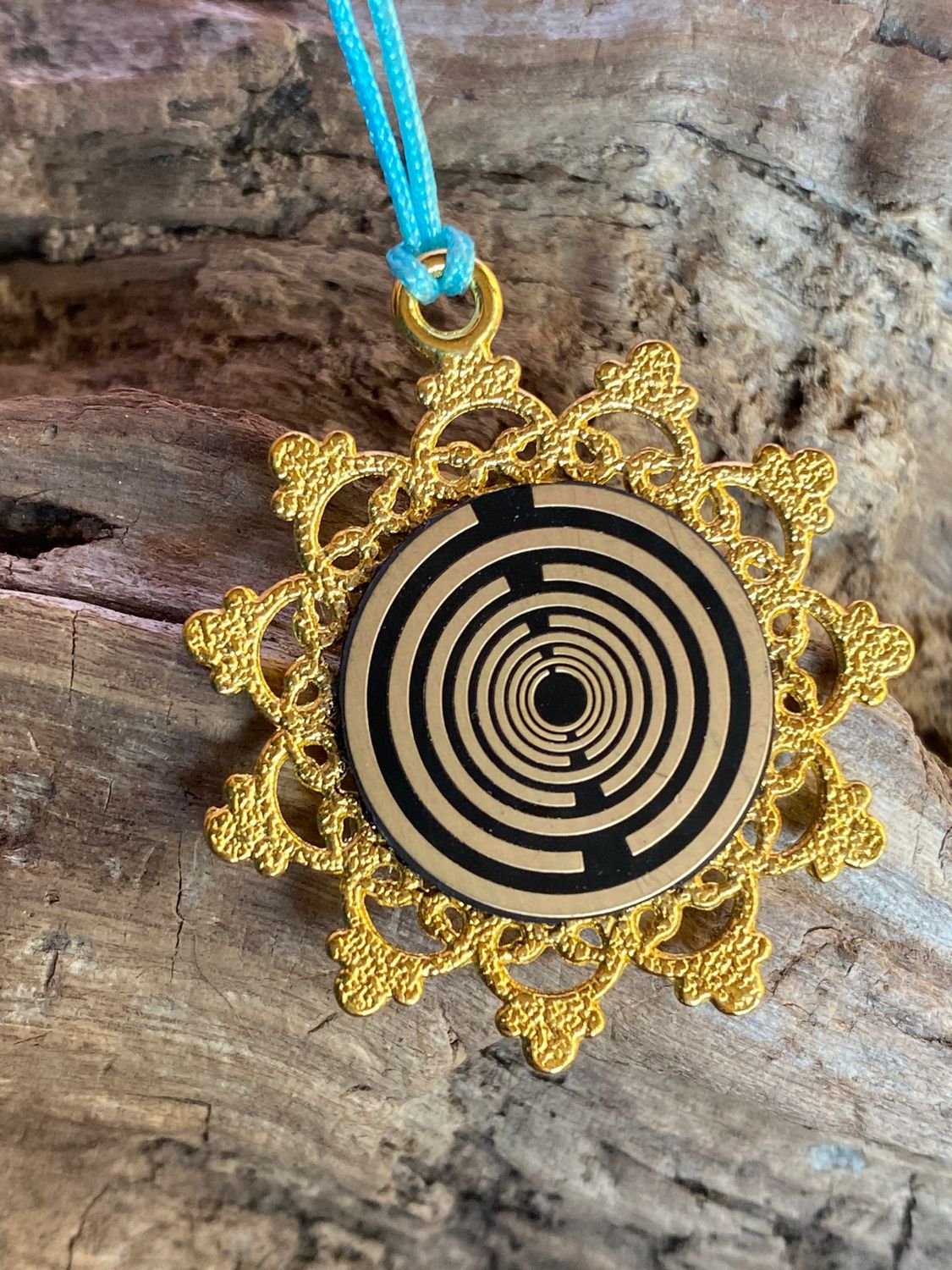 Amulett – Blume des Lebens, Lakhovsky MWOals schwarzer Coin mit goldlegiert eingearbeitet – Produktansicht 1