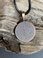 Amulett – Chakremy – kupferfarbend, 3. Auge Disc in blau 25 mm, goldlegiert, kupferunterlegt – Produktansicht 1