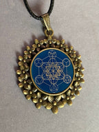 Amulett – bronzefarben, Metatron, Disc in blau 25 mm, zinnlegiert, kupferunterlegt – Produktansicht 1