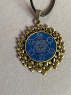 Amulett – bronzefarben, Metatron, Disc in blau 25 mm, zinnlegiert, kupferunterlegt – Produktansicht 1