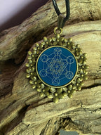 Amulett – bronzefarben, Metatron, Disc in blau 25 mm, zinnlegiert, kupferunterlegt – Produktansicht 1