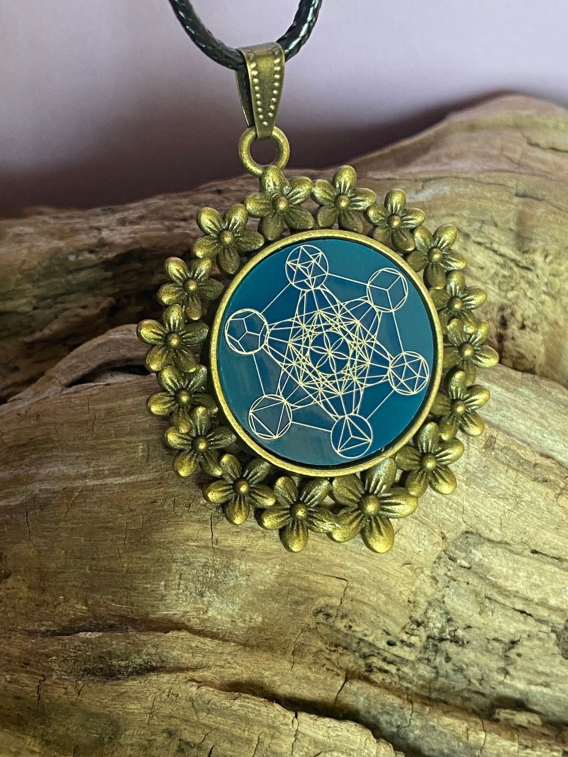 Amulett – bronzefarben, Metatron, Disc in blau 25 mm, zinnlegiert, kupferunterlegt – Produktansicht 1