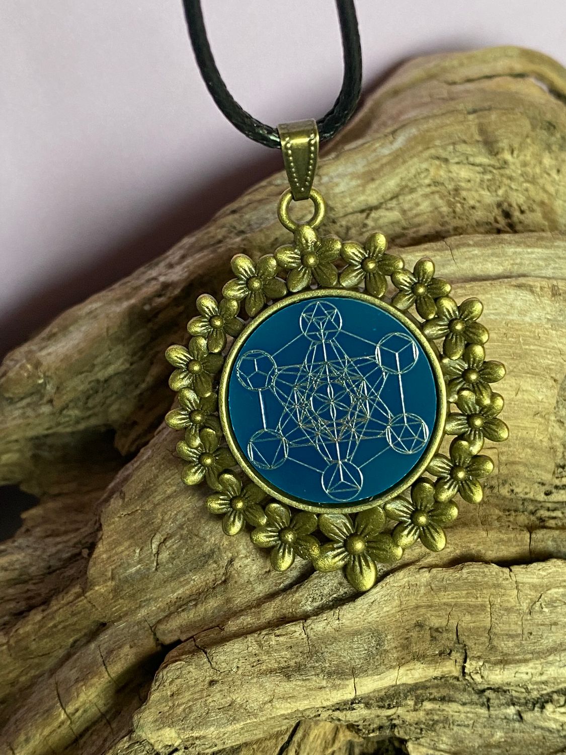 Amulett – bronzefarben, Metatron, Disc in blau 25 mm, zinnlegiert, kupferunterlegt – Produktansicht 1