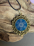 Amulett – bronzefarben, Metatron, Disc in blau 25 mm, zinnlegiert, kupferunterlegt – Produktansicht 1