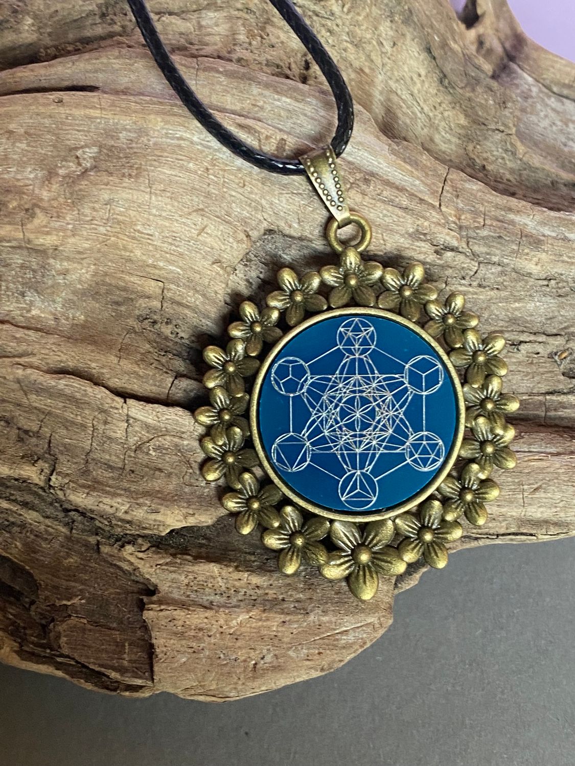 Amulett – bronzefarben, Metatron, Disc in blau 25 mm, zinnlegiert, kupferunterlegt – Produktansicht 1