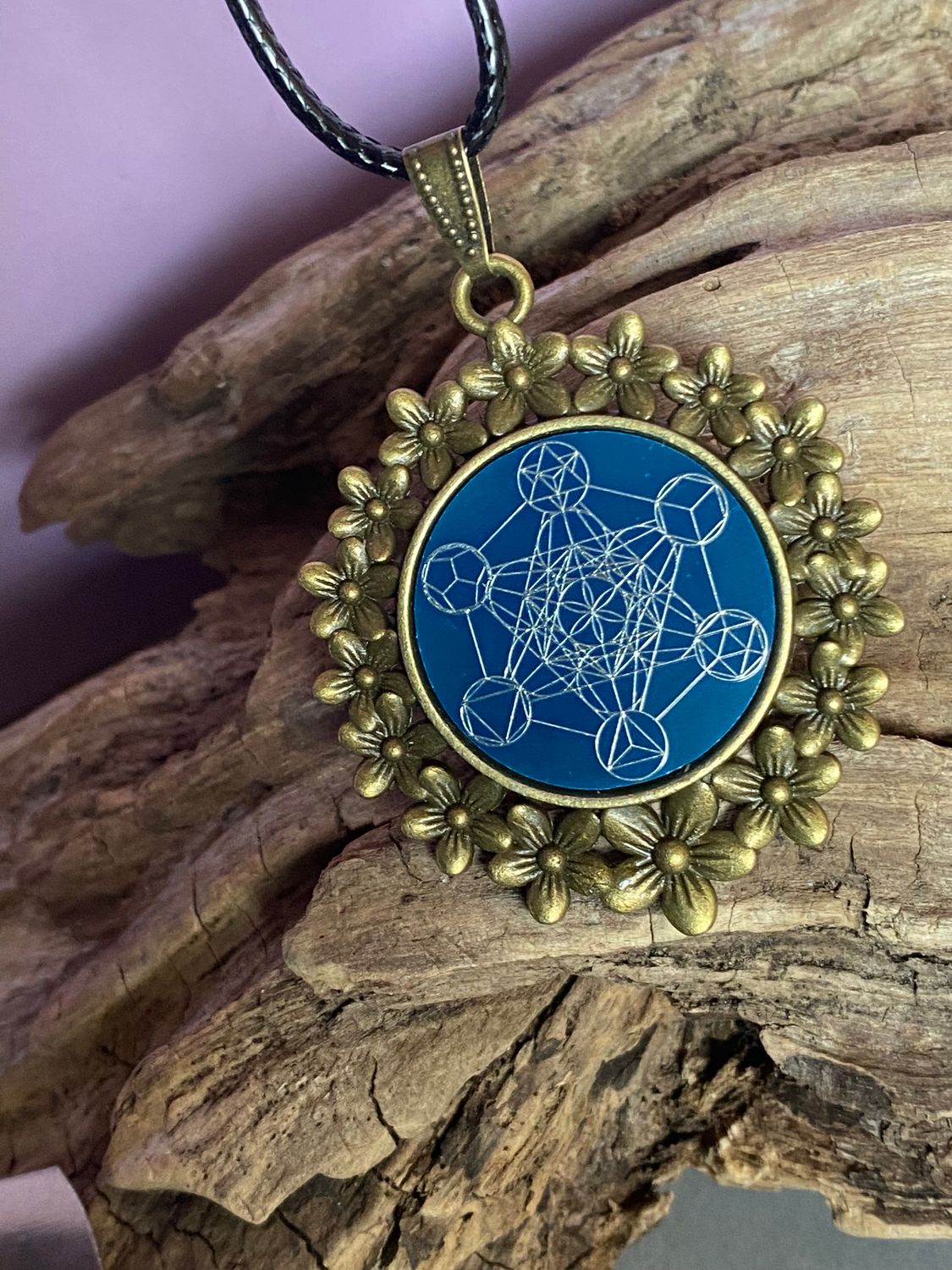 Amulett – bronzefarben, Metatron, Disc in blau 25 mm, zinnlegiert, kupferunterlegt – Produktansicht 1