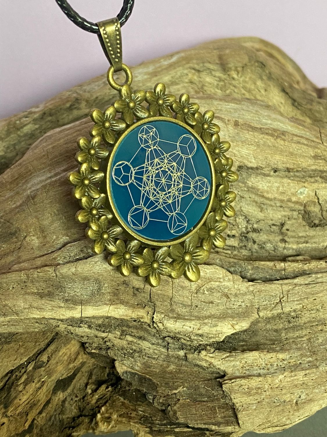 Amulett – bronzefarben, Metatron, Disc in blau 25 mm, zinnlegiert, kupferunterlegt – Produktansicht 1