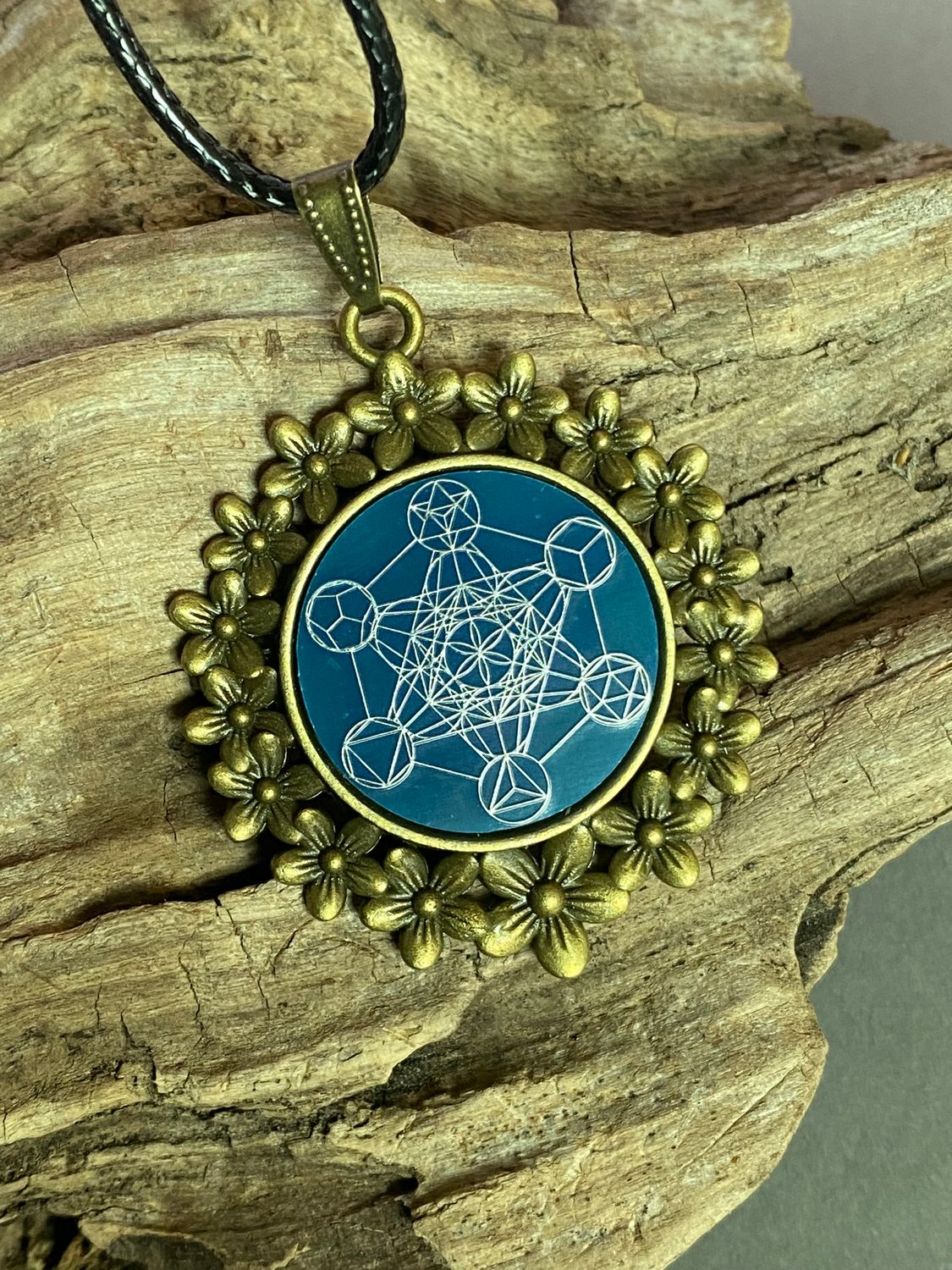 Amulett – bronzefarben, Metatron, Disc in blau 25 mm, zinnlegiert, kupferunterlegt – Produktansicht 1