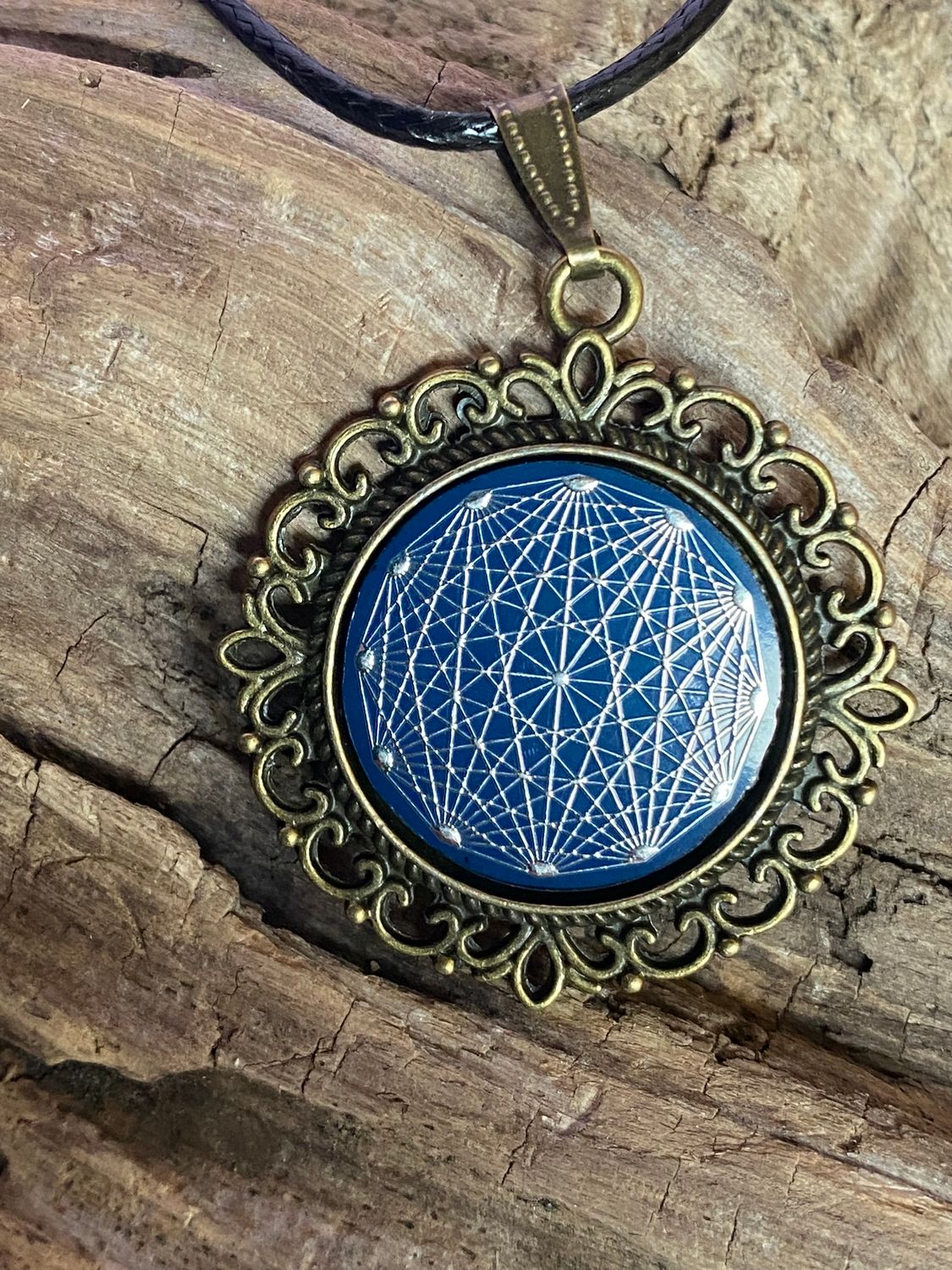 Amulett – bronzefarben, Dodecagram 12 – er Stern, Disc in blau 25 mm, zinnlegiert, kupferunterlegt – Produktansicht 1
