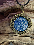 Amulett – bronzefarben, Dodecagram 12 – er Stern, Disc in blau 25 mm, zinnlegiert, kupferunterlegt – Produktansicht 1