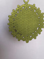 Amulett – bronzefarben, Blume des Lebens, Disc in blau 25 mm, zinnlegiert, kupferunterlegt – Produktansicht 1