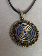 Amulett – bronzefarben, Lakhovsky MWOn Symbol, Disc in blau 25 mm, zinnlegiert, kupferunterlegt – Produktansicht 1