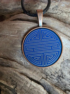Amulett – kupferfarbend Shou Symbolik, Disc in blau, 25 mm, goldlegiert, kupferunterlegt – Produktansicht 1