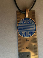 Amulett – kupferfarbend Shou Symbolik, Disc in blau, 25 mm, goldlegiert, kupferunterlegt – Produktansicht 1