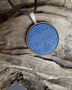 Amulett – kupferfarbend Shou Symbolik, Disc in blau, 25 mm, goldlegiert, kupferunterlegt – Produktansicht 1