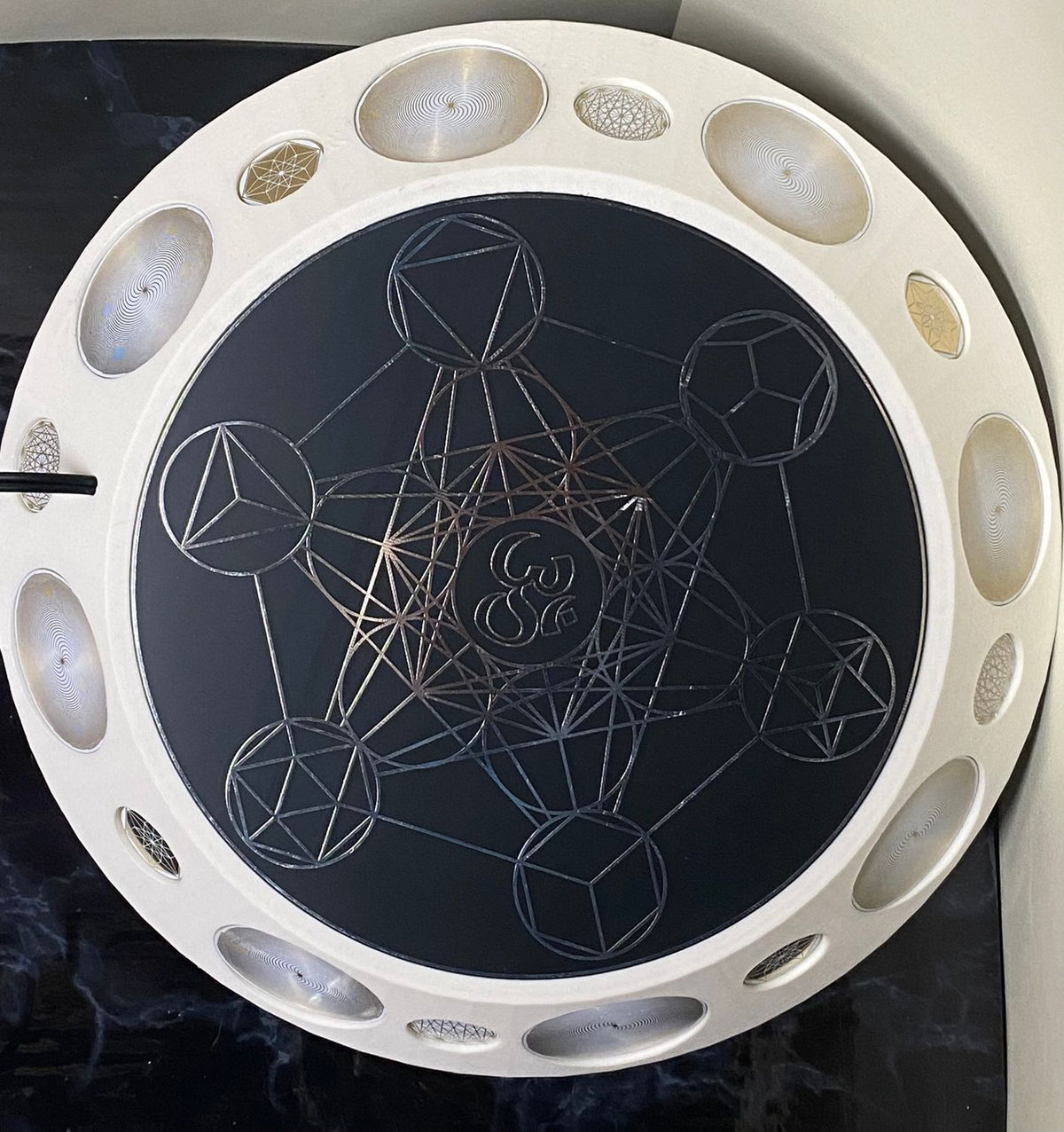 200 mm VibraNex UFO – 1 – fabig, Oberflächenplatte zinnlegiert – Produktansicht 1