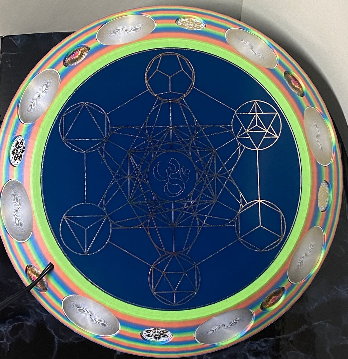 200 mm VibraNex UFO – Einhorn matt, Oberflächenplatte zinnlegiert – Produktansicht 1
