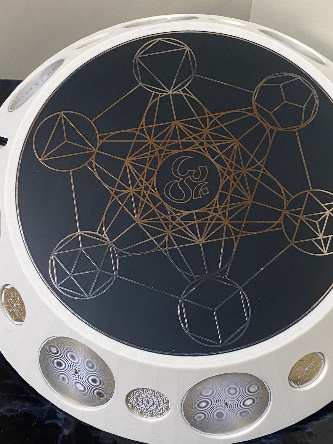 200 mm VibraNex UFO – 1 – fabig, Oberflächenplatte zinnlegiert – Produktansicht 1