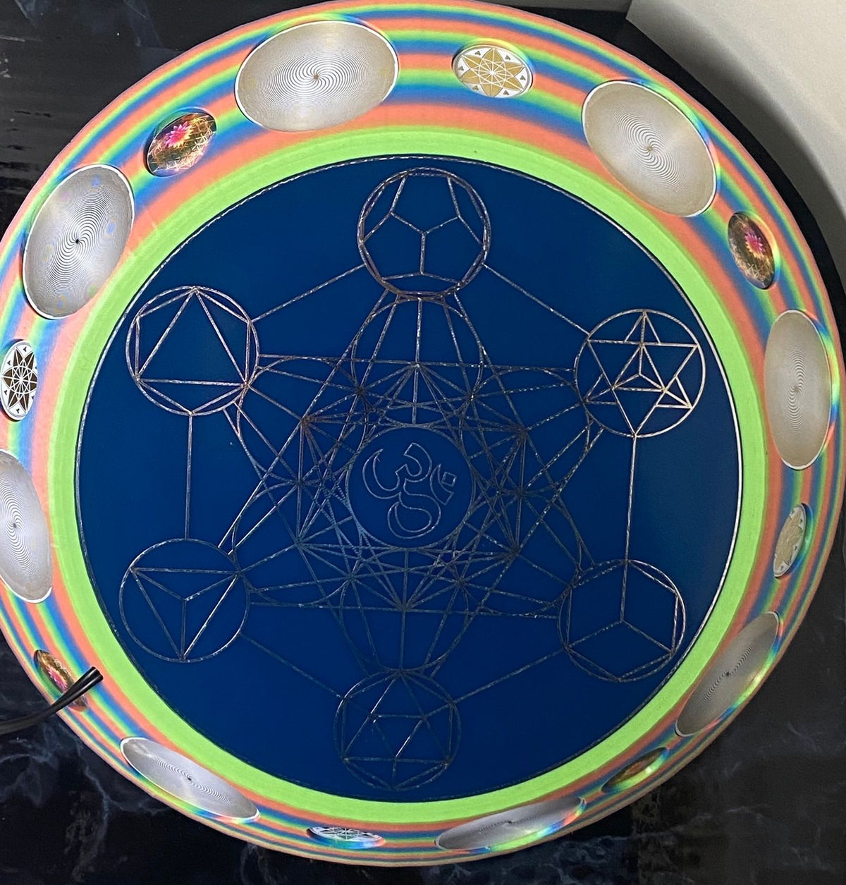 200 mm VibraNex UFO – Einhorn matt, Oberflächenplatte zinnlegiert – Produktansicht 1