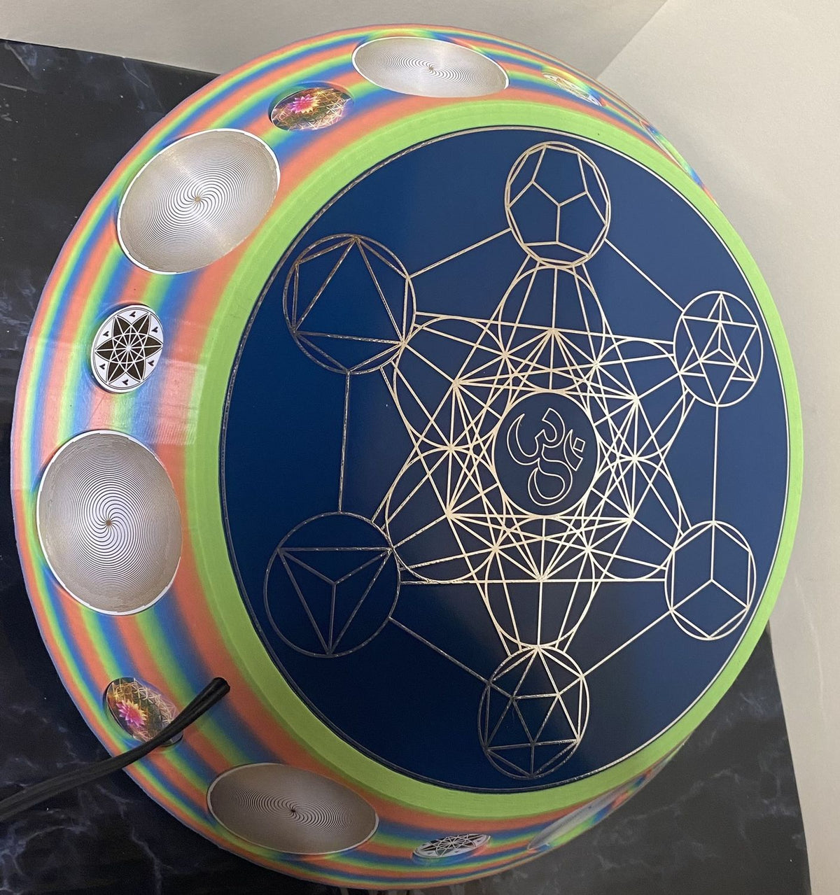 200 mm VibraNex UFO – Einhorn matt, Oberflächenplatte zinnlegiert – Produktansicht 1