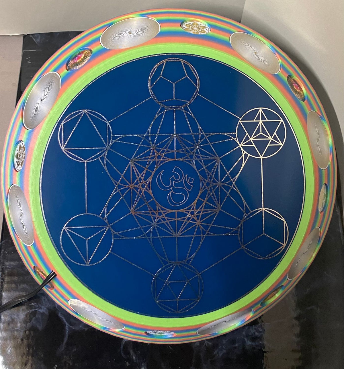 200 mm VibraNex UFO – Einhorn matt, Oberflächenplatte zinnlegiert – Produktansicht 1