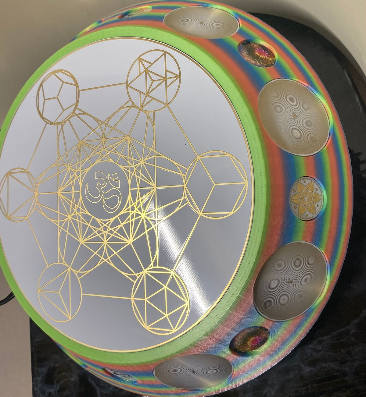 200 mm VibraNex UFO – Einhorn matt, Oberflächenplatte goldlegiert – Produktansicht 1