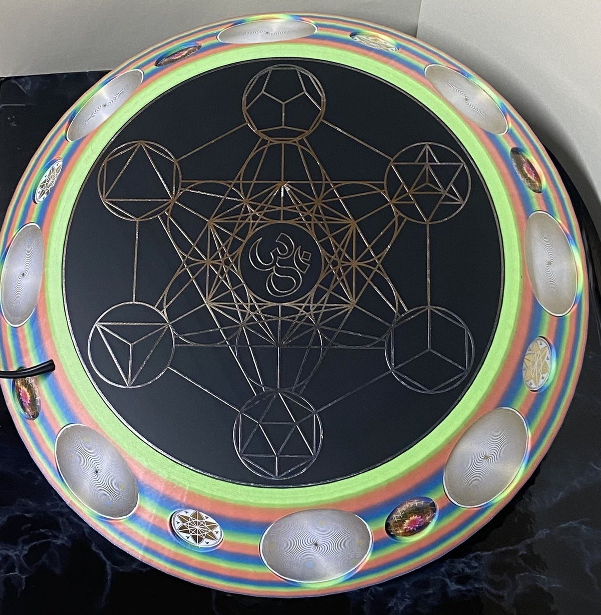 200 mm VibraNex UFO – Einhorn matt, Oberflächenplatte zinnlegiert – Produktansicht 1