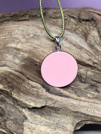 Amulett – Resin mit Glitzer – Lakhovsky MWO – 18 mm / goldlegiert / zart rose – Produktansicht 1