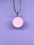 Amulett – Resin mit Glitzer – Lakhovsky MWO – 18 mm / goldlegiert / zart rose – Produktansicht 1