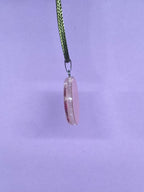 Amulett – Resin mit Glitzer – Lakhovsky MWO – 18 mm / goldlegiert / zart rose – Produktansicht 1