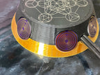 50 mm VibraNex UFO – 2-farbig, Oberflächensymbolik zinnlegiert, Füllung Tigerauge & Lapislazuli – Produktansicht 1