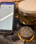50 mm VibraNex UFO – 2-farbig, Oberflächensymbolik zinnlegiert, Füllung Tigerauge & Lapislazuli – Produktansicht 1