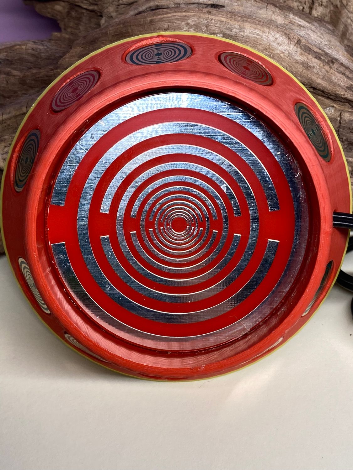 69 mm VibraNex UFO – 2-farbig, Oberflächenplatte zinnlegiert – EINZELSTÜCK – Produktansicht 1