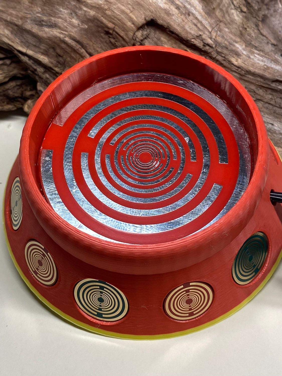 69 mm VibraNex UFO – 2-farbig, Oberflächenplatte zinnlegiert – EINZELSTÜCK – Produktansicht 1