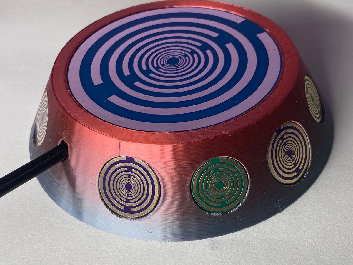 69 mm VibraNex UFO – Einhorn glänzend, Oberflächenplatte zinnlegiert – EINZELSTÜCK – Produktansicht 1