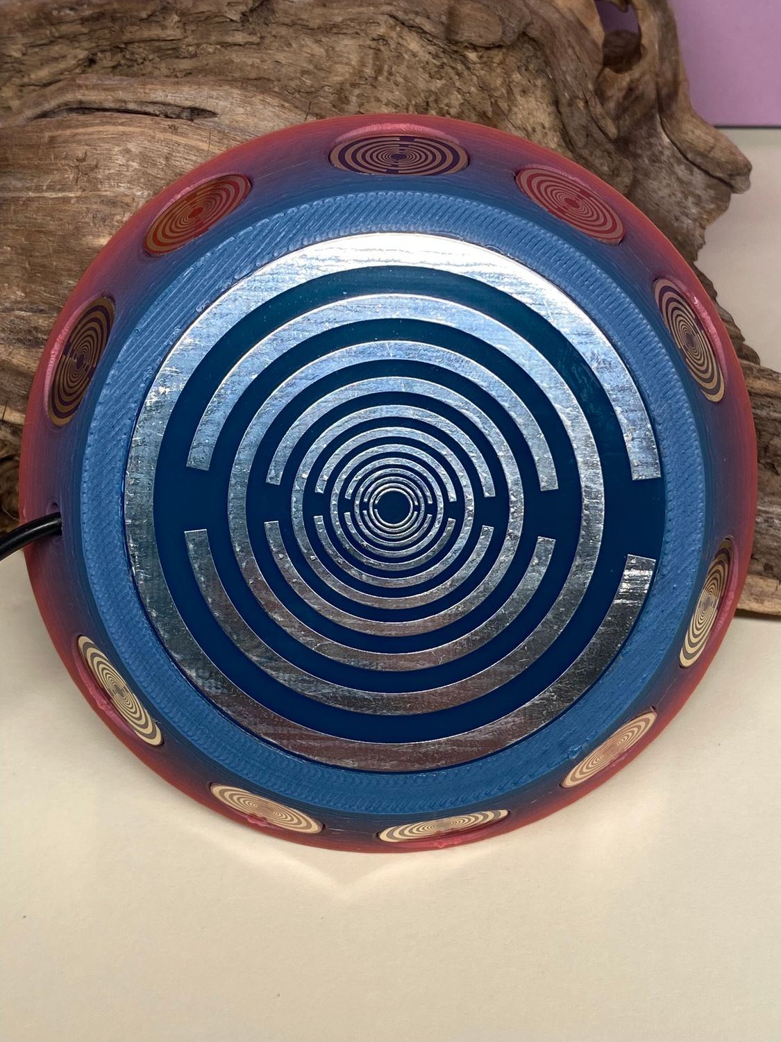 69 mm VibraNex UFO – Einhorn matt, Oberflächenplatte zinnlegiert – EINZELSTÜCK – Produktansicht 1