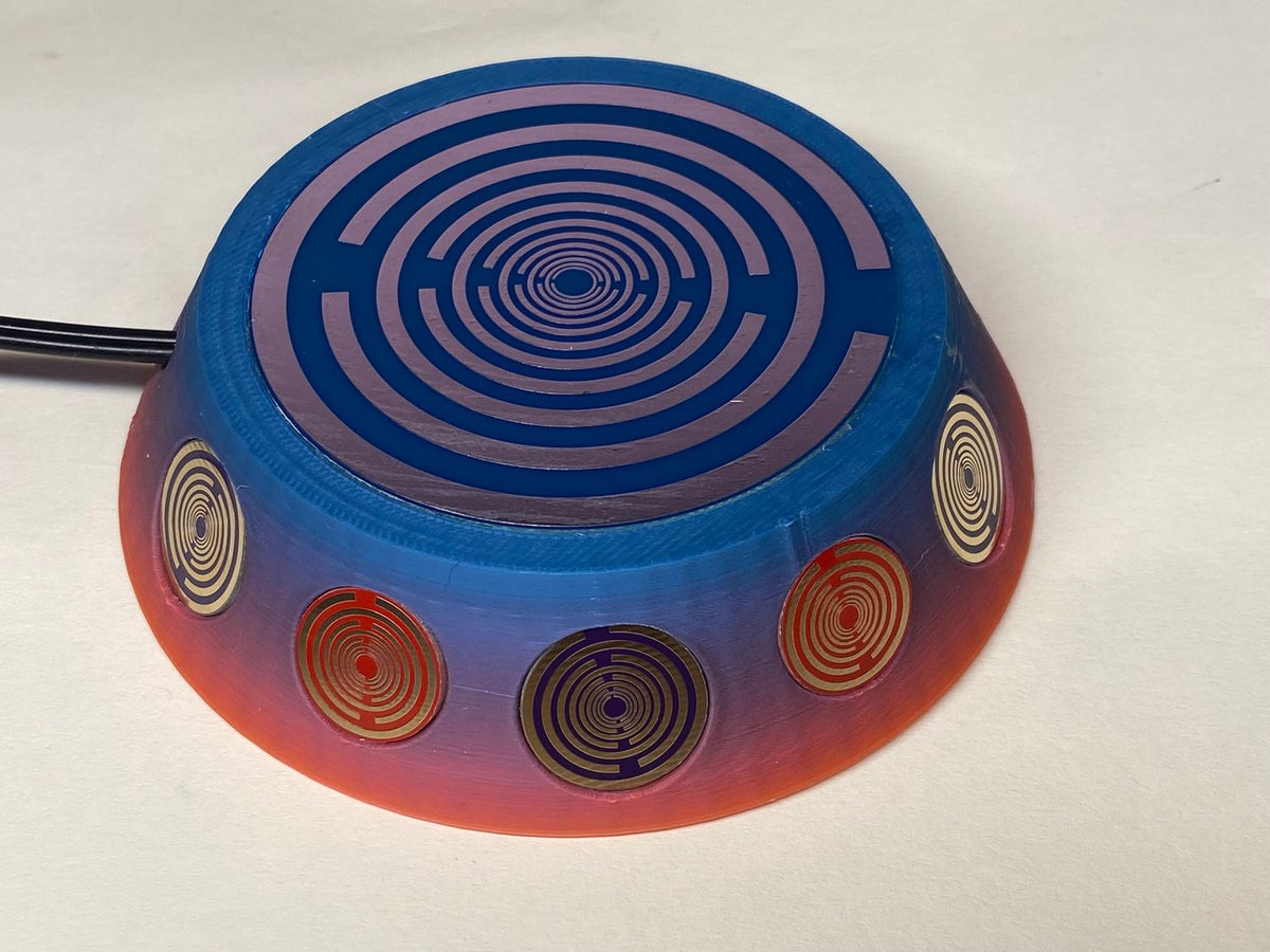 69 mm VibraNex UFO – Einhorn matt, Oberflächenplatte zinnlegiert – EINZELSTÜCK – Produktansicht 1