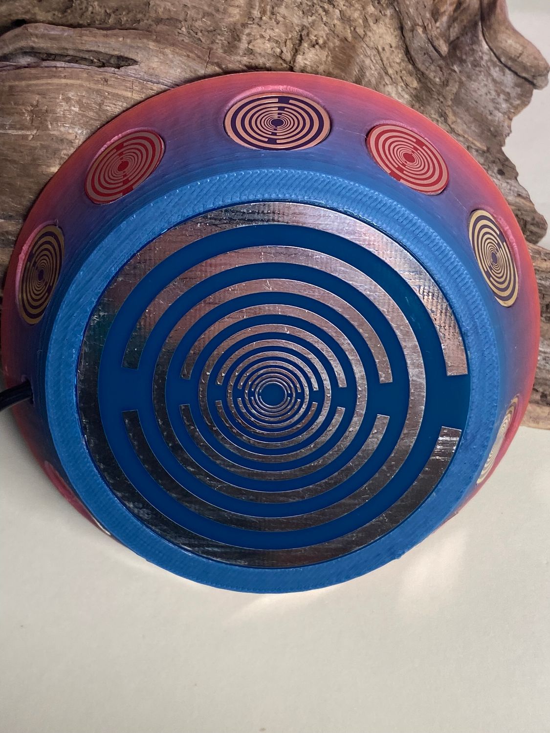 69 mm VibraNex UFO – Einhorn matt, Oberflächenplatte zinnlegiert – EINZELSTÜCK – Produktansicht 1