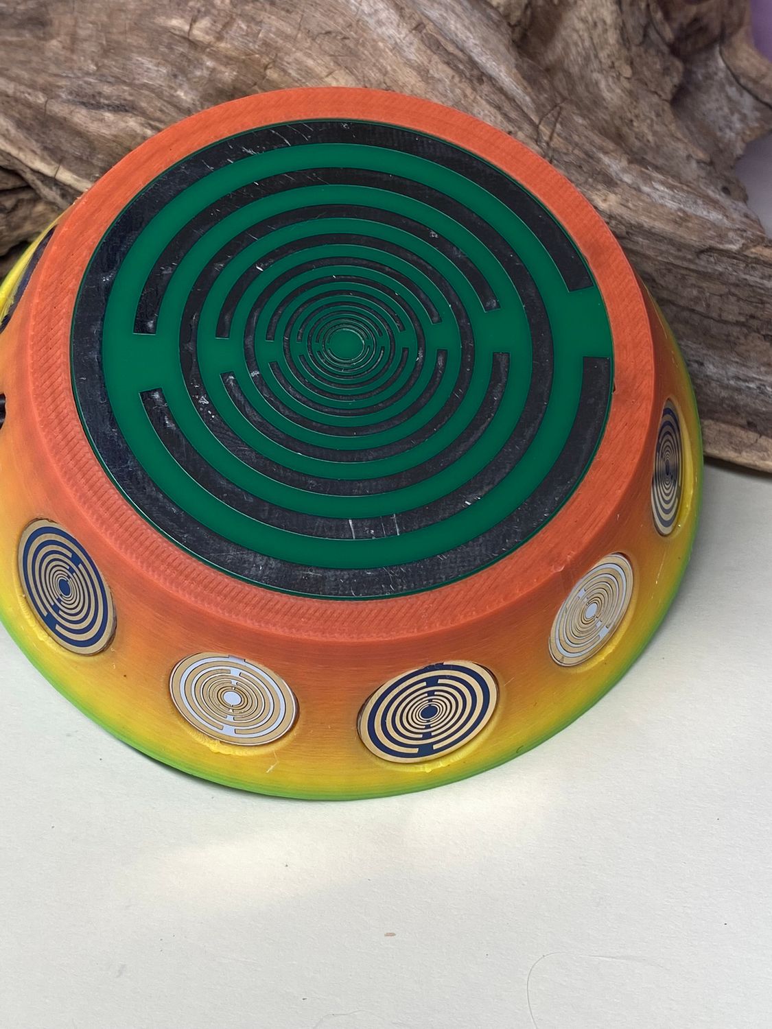 69 mm VibraNex UFO – Einhorn matt, Oberflächenplatte zinnlegiert – EINZELSTÜCK – Produktansicht 1