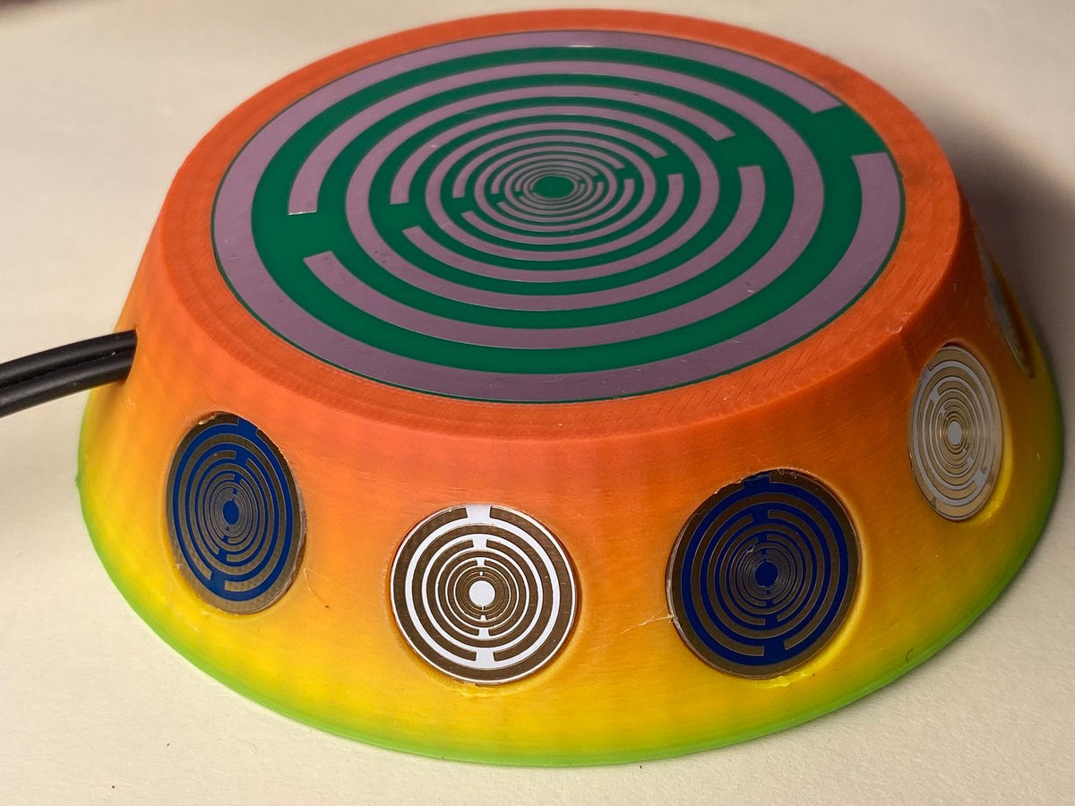 69 mm VibraNex UFO – Einhorn matt, Oberflächenplatte zinnlegiert – EINZELSTÜCK – Produktansicht 1