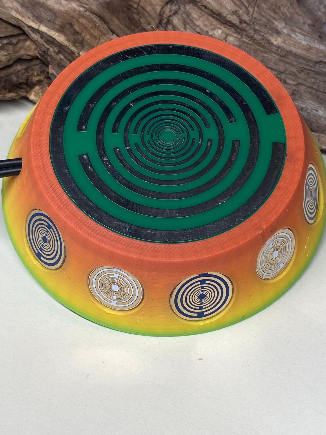 69 mm VibraNex UFO – Einhorn matt, Oberflächenplatte zinnlegiert – EINZELSTÜCK – Produktansicht 1