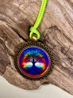 Amulett – bronzefarben, Baum des Lebens, Disc in regenbogenfarbend 25 mm – Produktansicht 1