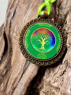 Amulett – bronzefarben, Baum des Lebens, Disc in regenbogenfarbend 25 mm – Produktansicht 1
