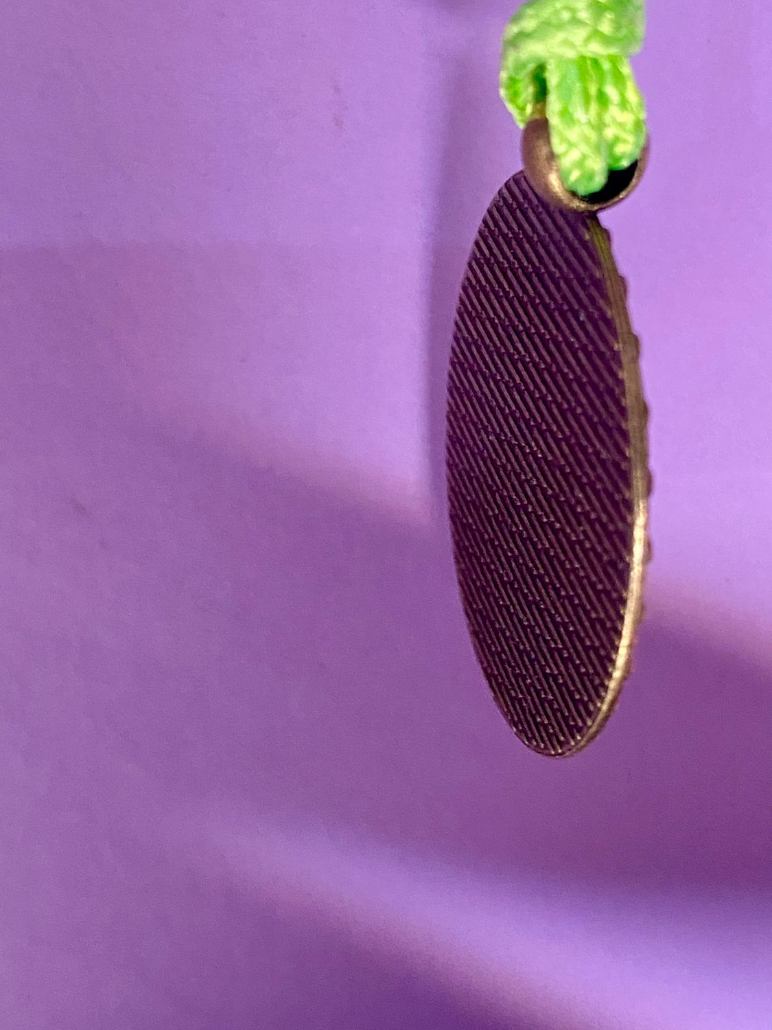 Amulett – bronzefarben, Baum des Lebens, Disc in regenbogenfarbend 25 mm – Produktansicht 1