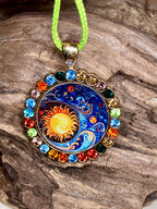 Amulett Glamour – Strassteine, Sonne – Mond – Sterne – Produktansicht 1