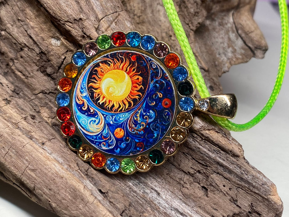 Amulett Glamour – Strassteine, Sonne – Mond – Sterne – Produktansicht 1