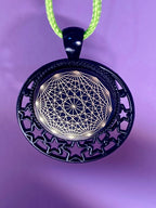 Amulett – schwarz, Dodecagram, Disc in schwarz, 25 mm, goldlegiert, kupferunterlegt – Produktansicht 1